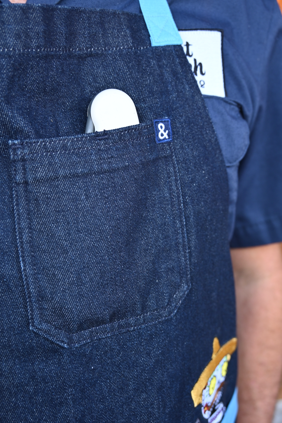 hedley-and-bennett-meat-church-apron-navy-x3 Screenshot_2024-07-03_at_2.52.10_PM.png